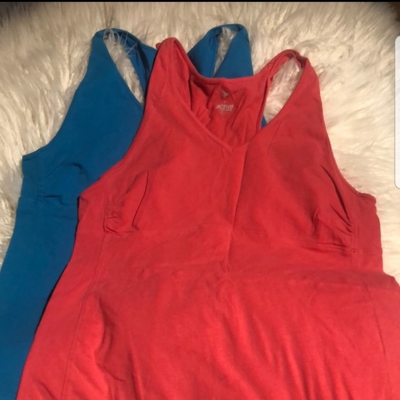 Old Navy Tops - Women's Old Navy workout tanks